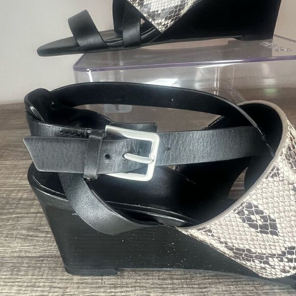 Cole Haan Black snake skin Leather wedge sandal Womens size 6.5b - Picture 7 of 8